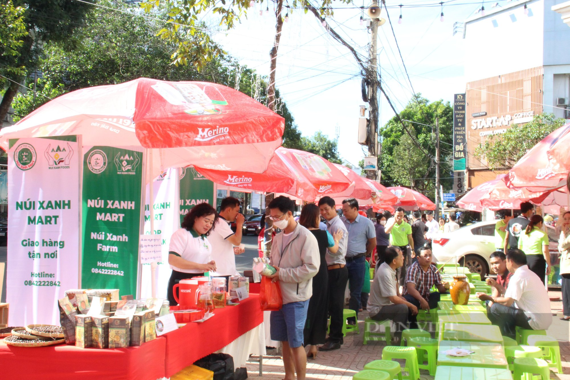 Khai trương điểm trưng bày và bán sản phẩm OCOP tại Thành phố Buôn Ma Thuột