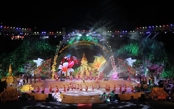 Đưa nội dung “Ngày hội trình diễn cây Nêu và giao lưu văn hóa, thể thao và du lịch các dân tộc Việt Nam lần thứ 2” ra khỏi chương trình Lễ hội Cà phê Buôn Ma Thuột lần thứ 8 năm 2023