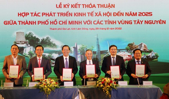 Thành phố Hồ Chí Minh và Đắk Lắk ký kết hợp tác phát triển kinh tế – xã hội đến năm 2025