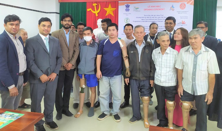 Chính phủ Ấn Độ viện trợ lắp chi giả cho hơn 300 người tại tỉnh Đắk Lắk