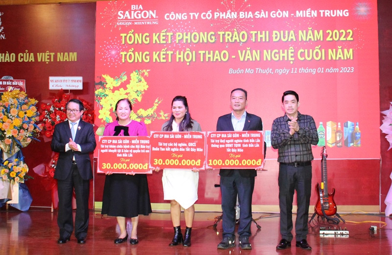Công ty Cổ phần Bia Sài Gòn - Miền Trung tổng kết phong trào thi đua năm 2022