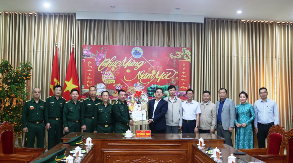 Bí thư Tỉnh ủy Nguyễn Đình Trung thăm và chúc Tết Bộ Chỉ huy Bộ đội Biên phòng tỉnh