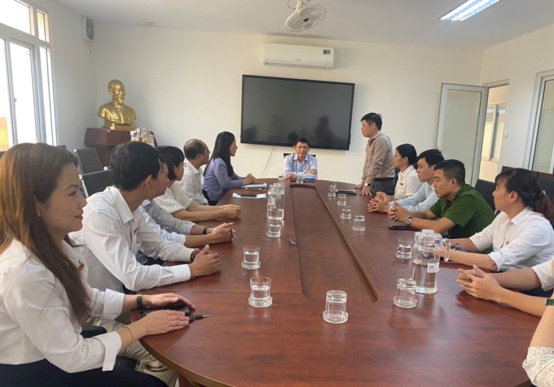 Phó Chủ tịch Thường trực UBND tỉnh Nguyễn Tuấn Hà thăm, chúc Tết Trung tâm Phục vụ hành chính công