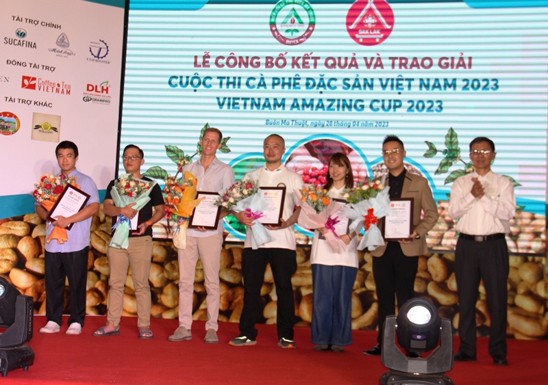 Trao giải Cuộc thi Cà phê đặc sản Việt Nam 2024 - Chi tiết tin ...