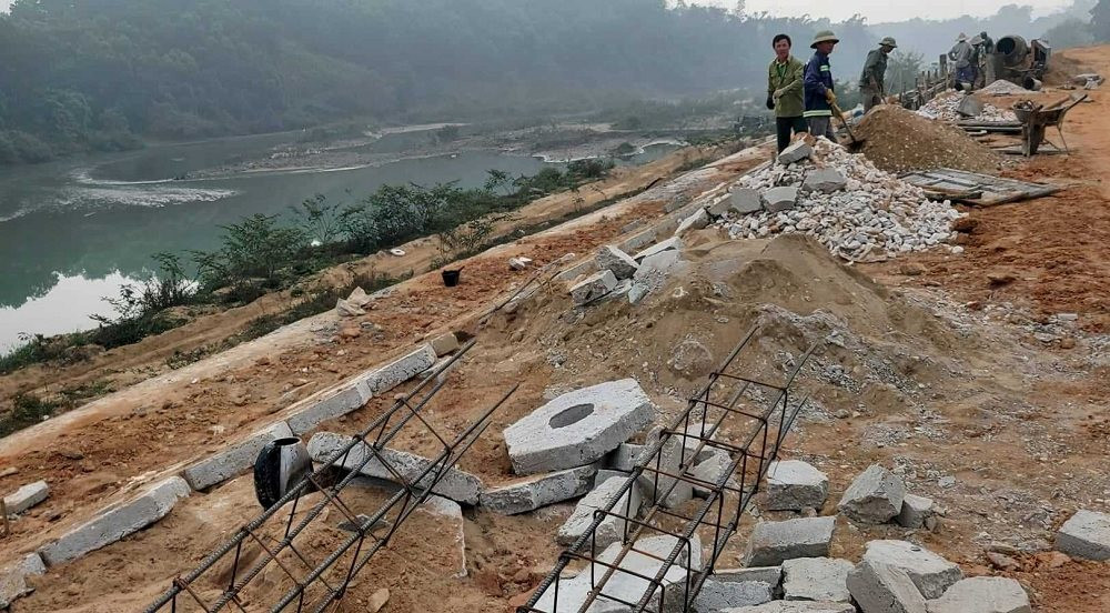 Tìm thân nhân phần mộ nằm trong chỉ giới GPMB dự án Kè chống sạt lở bờ sông Hiếu Quỳ Châu- Nghệ An