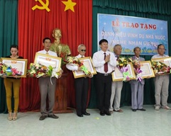 Tổ chức chương trình tôn vinh Nghệ sĩ nhân dân, Nghệ sĩ ưu tú, Nghệ nhân ưu tú