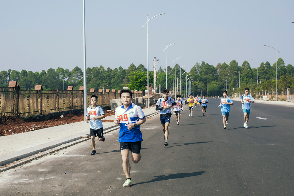 Gần 400 vận động viên tham gia Giải Việt dã hữu nghị Việt Nam – Singapore tỉnh Đắk Lắk năm 2023