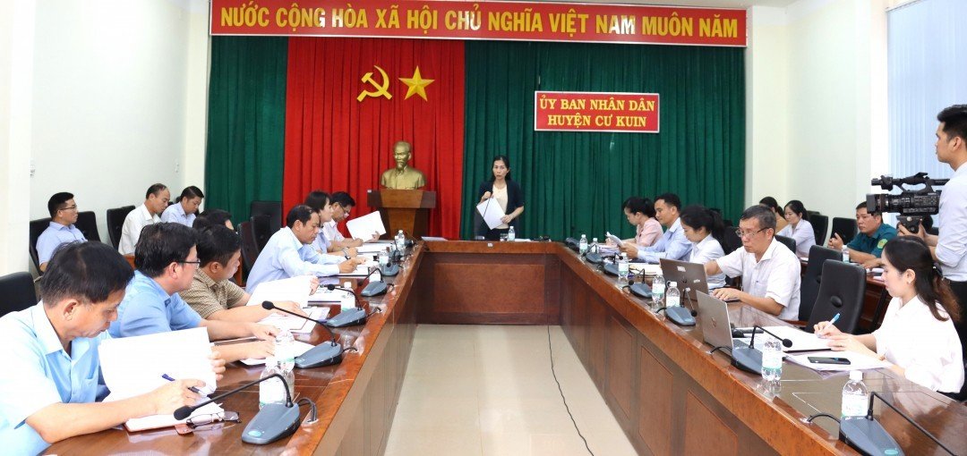Giám sát tình hình chấp hành pháp luật về xử phạt vi phạm hành chính tại huyện Cư Kuin.
