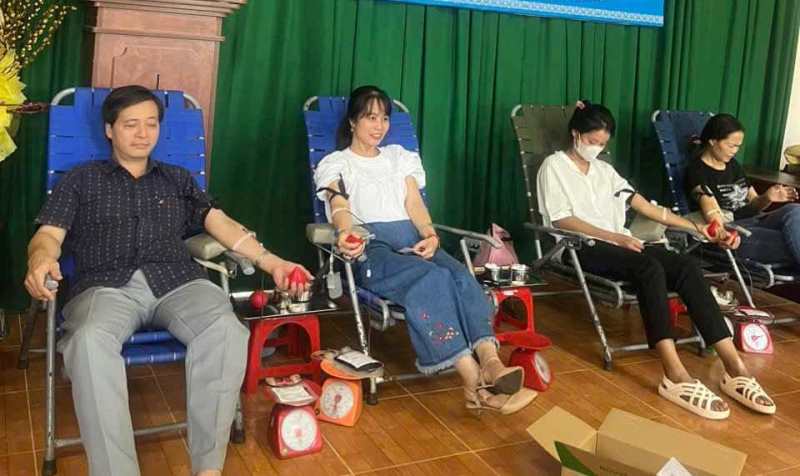 Huyện Krông Ana: Hơn 400 đoàn viên công đoàn tham gia hiến máu tình nguyện