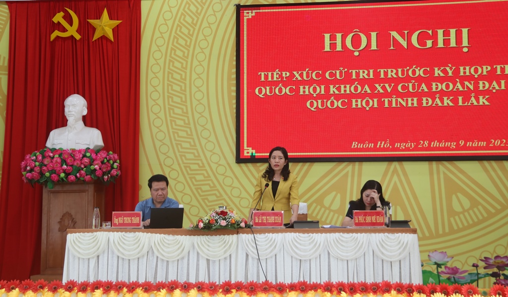 Đoàn đại biểu Quốc hội tỉnh tiếp xúc cử tri tại thị xã Buôn Hồ