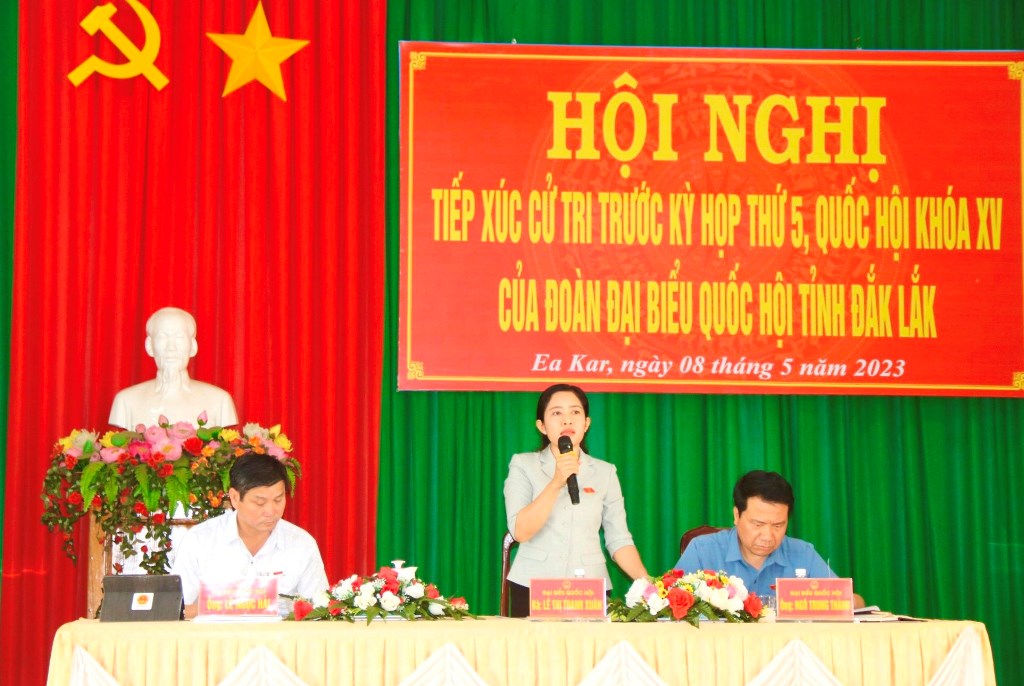 Đoàn đại biểu Quốc hội tỉnh tiếp xúc cử tri huyện Ea Kar