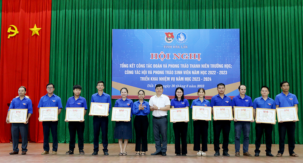 Tổng kết công tác Đoàn và phong trào thanh niên trường học và công tác Hội và phong trào Sinh viên năm học 2022 – 2023