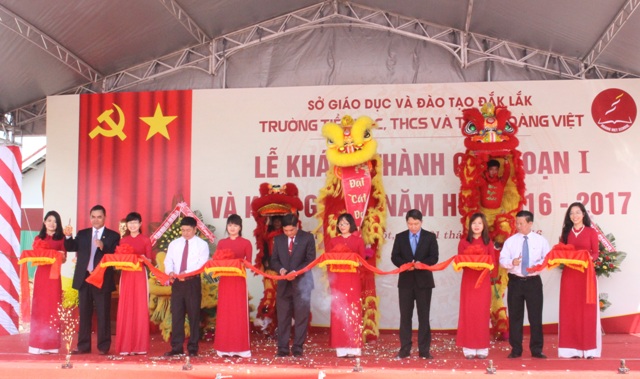 Trường cấp I, II, III Hoàng Việt khánh thành giai đoạn I và khai giảng năm học 2016-2017.