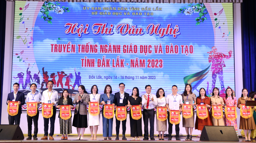 Khai mạc Hội thi văn nghệ truyền thống ngành Giáo dục và Đào tạo Đắk Lắk năm 2023