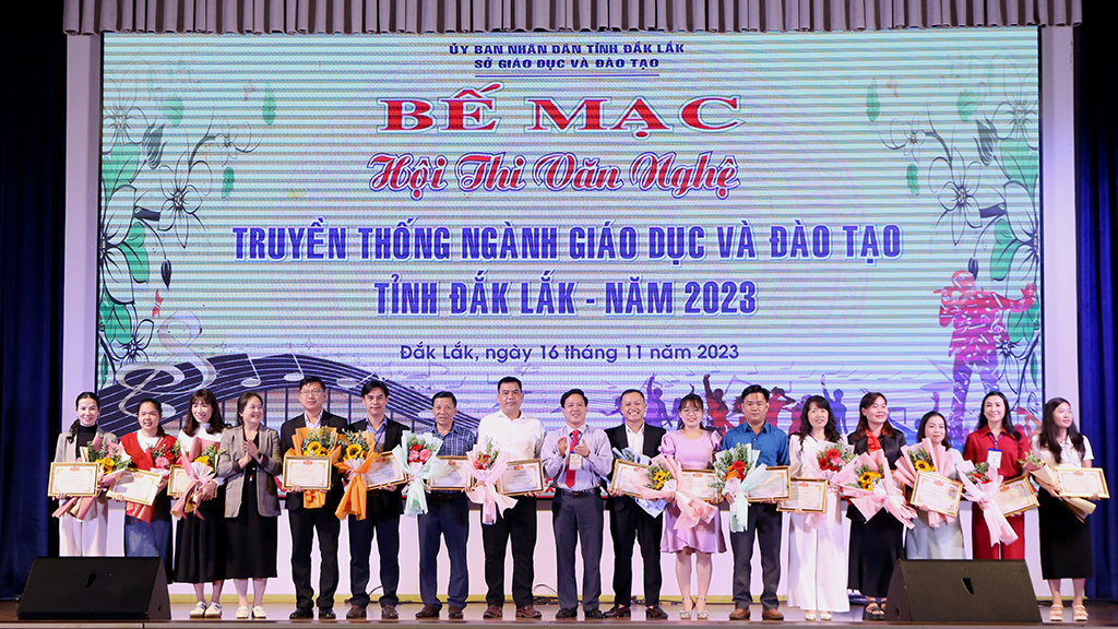 Bế mạc Hội thi văn nghệ truyền thống ngành Giáo dục và Đào tạo tỉnh Đắk Lắk năm 2023