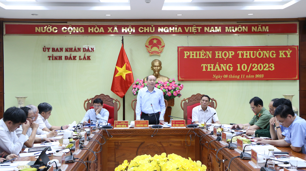 UBND tỉnh họp phiên thường kỳ tháng 10 năm 2023