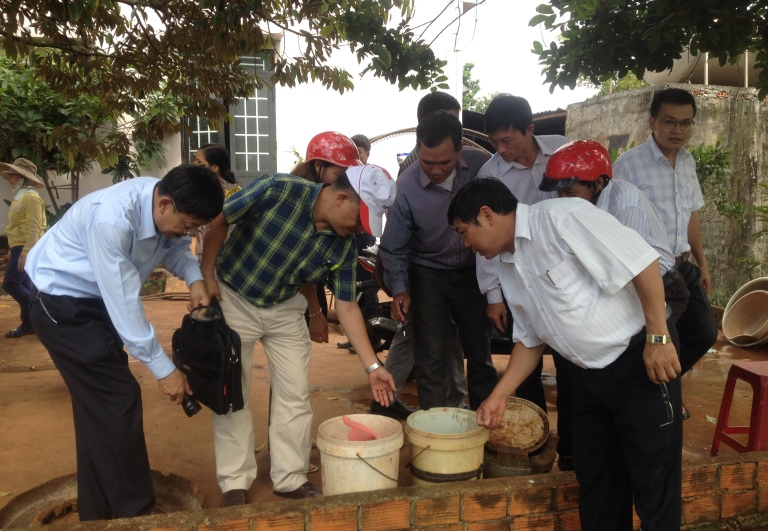 Sở Y tế kiểm tra công tác phòng, chống bệnh sốt xuất huyết tại thị trấn Quảng Phú, huyện Cư M’gar.