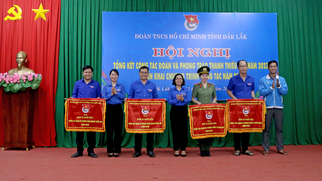 Phấn đấu có 200.000 lượt đoàn viên, thanh niên được tham gia các hoạt động tình nguyện do tổ chức Đoàn, Hội tổ chức