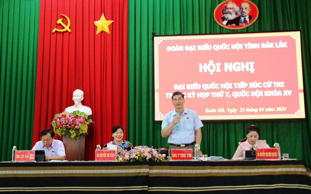 Đoàn Đại biểu Quốc hội tỉnh tiếp xúc cử tri thị xã Buôn Hồ