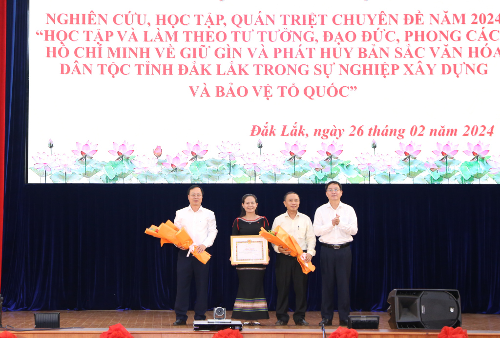 Hội nghị nghiên cứu, học tập, quán triệt Chuyên đề học tập và làm theo tư tưởng, đạo đức, phong cách Hồ Chí Minh năm 2024