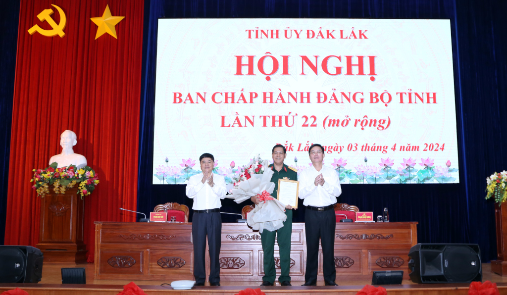 Hội nghị Ban Chấp hành Đảng bộ tỉnh lần thứ 22