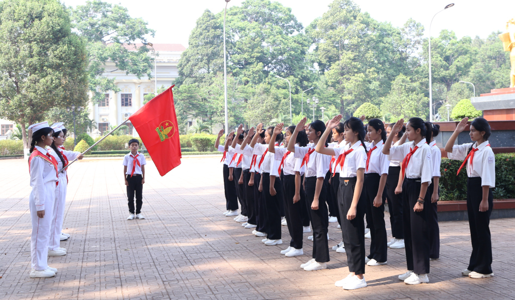 Hơn 800 đội viên tham gia Hội thi “Nghi thức, nghi lễ Đội TNTP Hồ Chí Minh và Phụ trách Sao giỏi” tỉnh Đắk Lắk năm 2024