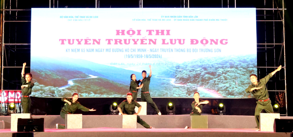 Hội thi tuyên truyền lưu động kỷ niệm 65 năm Ngày mở đường Hồ Chí Minh - Ngày truyền thống bộ đội Trường Sơn