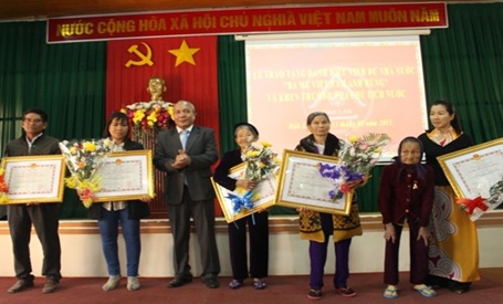Kinh phí chi thưởng cho Bà mẹ được tặng danh hiệu vinh dự Nhà nước “Bà mẹ Việt Nam anh hùng”