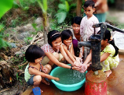Bàn giao hồ sơ các công trình thuộc Chương trình “Mở rộng quy mô vệ sinh và nước sạch nông thôn dựa trên kết quả”