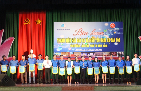 Khai mạc Liên hoan “Thanh niên hát dân ca và diễn tấu nhạc cụ dân tộc” tỉnh Đắk Lắk lần thứ IV – năm 2016