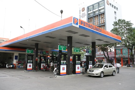Di dời, giải toả 5 cửa hàng xăng dầu trên địa bàn thị xã Buôn Hồ.