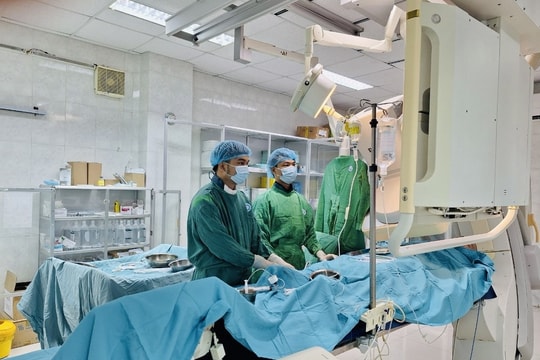 Phê duyệt kế hoạch lựa chọn nhà thầu dự toán mua sắm: Trang phục y tế của Trung tâm Y tế huyện Krông Pắc năm 2024
