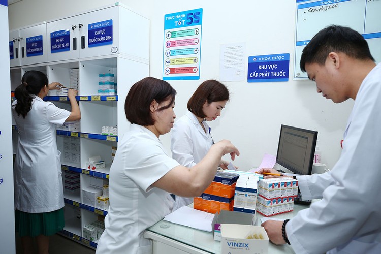 Phê duyệt kế hoạch lựa chọn nhà thầu dự toán mua sắm: Hóa chất - Sinh phẩm chẩn đoán In vitro năm 2024-2025 của Trung tâm Y tế huyện Ea Súp