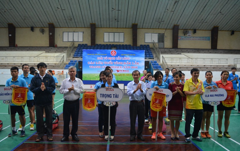 Khai mạc Giải vô địch cầu lông tỉnh Đắk Lắk tranh cúp Proace năm 2016.
