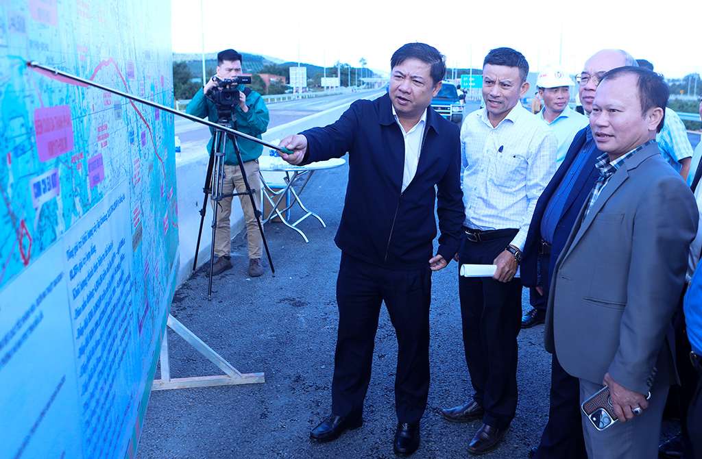 Bí thư Tỉnh ủy Đắk Lắk kiểm tra thực địa công tác triển khai thi công các dự án giao thông trọng điểm