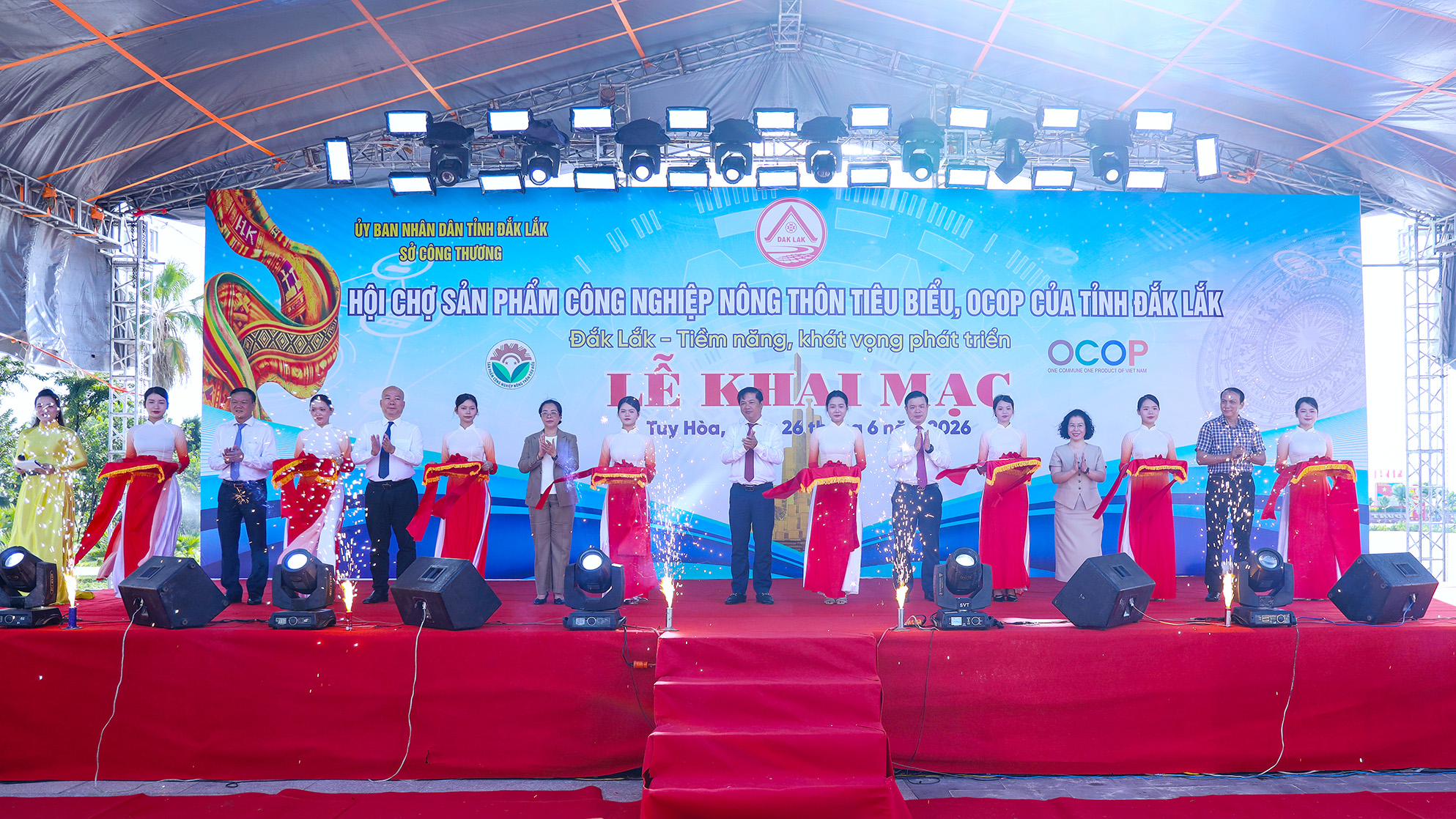 Khai mạc Hội chợ sản phẩm công nghiệp nông thôn tiêu biểu, OCOP tỉnh Đắk Lắk và các tỉnh, thành phố năm 2026.