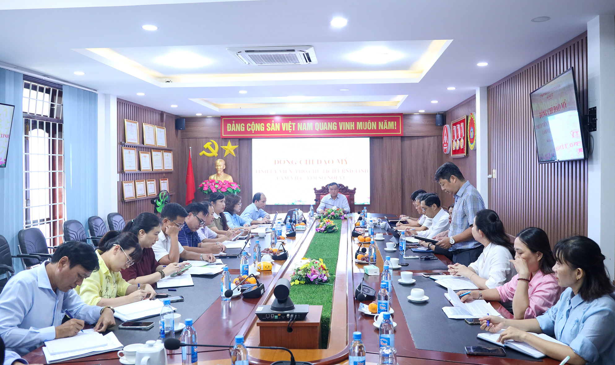 Phó Chủ tịch UBND tỉnh Đào Mỹ làm việc với Sở Nội vụ