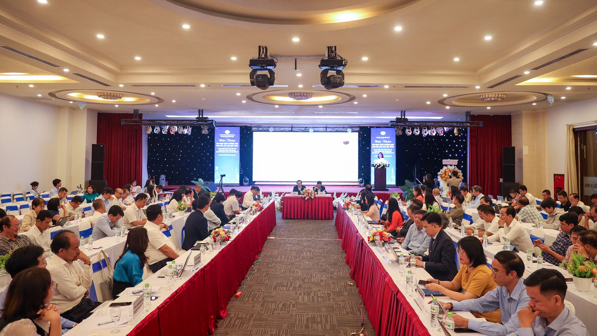Hội thảo khoa học “Mô hình tăng trưởng mới cho Đắk Lắk sau hợp nhất: Tái cơ cấu kinh tế và bứt phá bằng khoa học, công nghệ, đổi mới sáng tạo và chuyển đổi số”