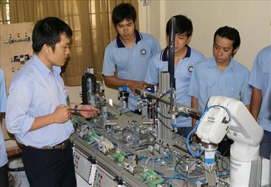 Báo cáo kết quả thực hiện năm 2016 và dự kiến kế hoạch năm 2017 của Dự án “Đổi mới và nâng cao chất lượng giáo dục nghề nghiệp.