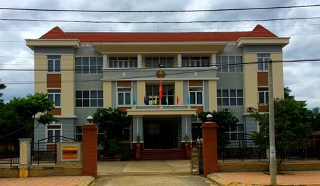Giữ lại cơ sở nhà, đất để tiếp tục sử dụng.