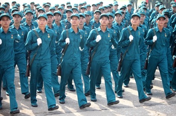 Phê duyệt kế hoạch lựa chọn nhà thầu mua sắm công cụ hỗ trợ cho lực lượng dân quân tự vệ năm 2017