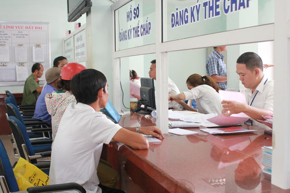 Đánh giá tình hình thực hiện chính sách pháp luật hành chính công trên địa bàn tỉnh