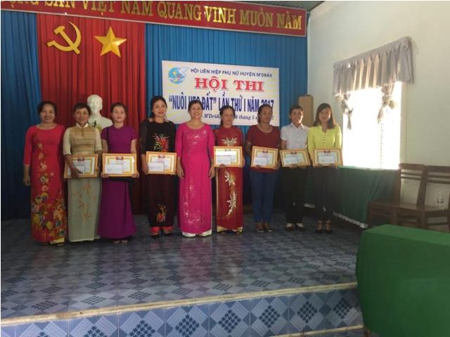 Hội LHPN huyện M’Đrắk: Tổ chức Hội thi “Nuôi heo đất” lần thứ nhất năm 2017