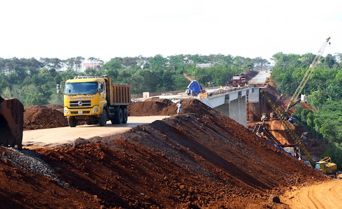 Giải phóng mặt bằng thi công 01 đơn nguyên cầu 110 đường Hồ Chí Minh