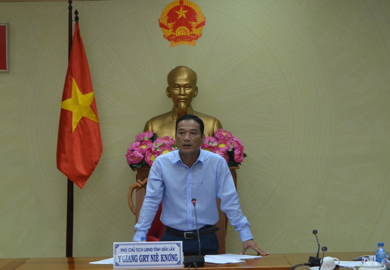 Thông báo ý kiến kết luận của đồng chí Y Giang Gry Niê Knơng – Phó Chủ tịch UBND tỉnh tại cuộc họp về quản lý, khai thác, sử dụng tài nguyên cát trên địa bàn tỉnh.