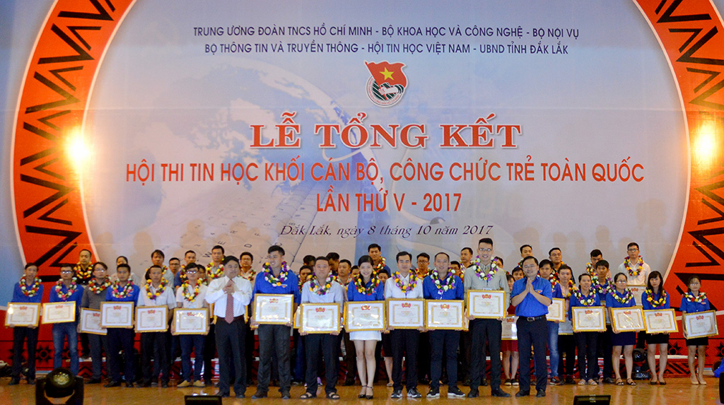 Hội thi Tin học khối cán bộ, công chức trẻ toàn quốc lần thứ V, năm 2017: Đắk Lắk giành giải Nhất nội dung đồng đội