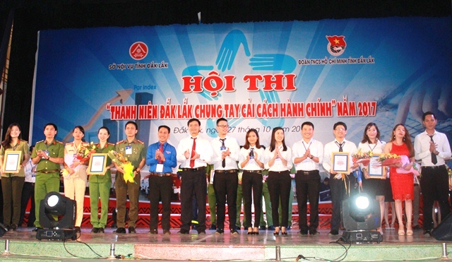 Thành Đoàn Buôn Ma Thuột giành giải Nhất Hội thi “Thanh niên Đắk Lắk chung tay cải cách hành chính” năm 2017