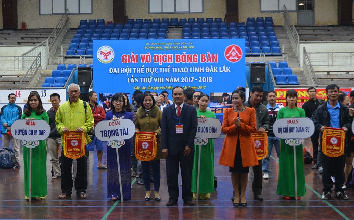 100 VĐV tham dự giải vô địch bóng bàn Đại hội TDTT tỉnh lần thứ VIII năm 2017 - 2018.