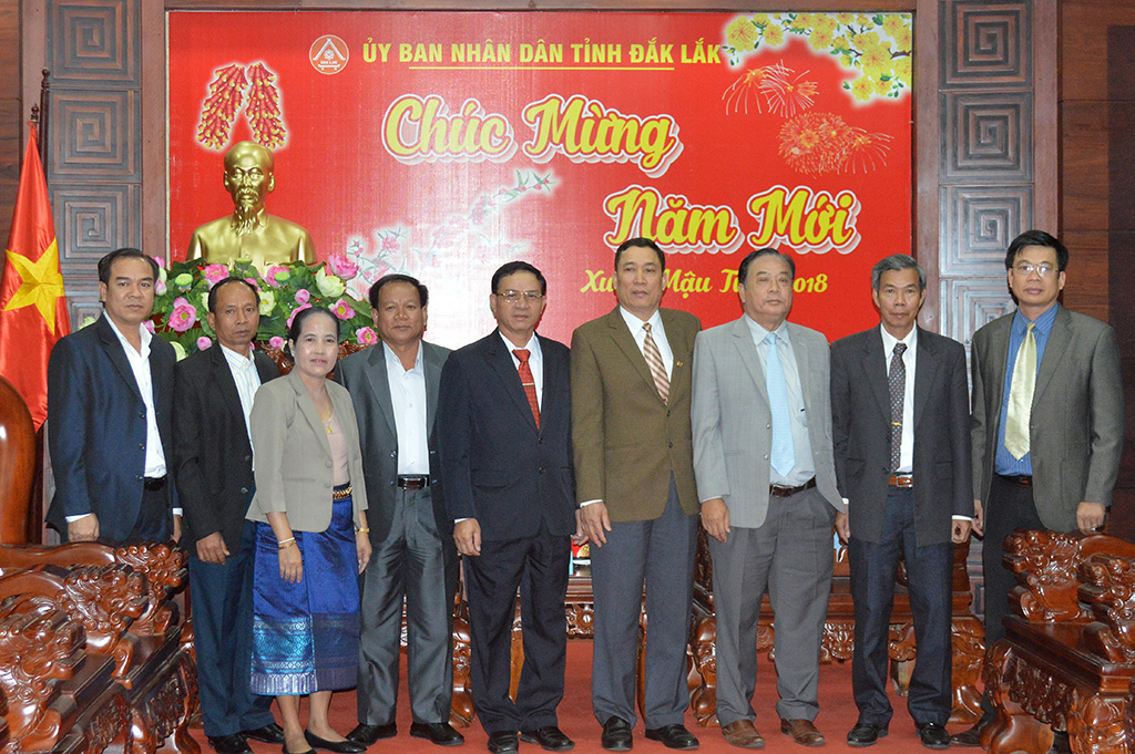 Attapeu leaders visit Dak Lak for Lunar New Year