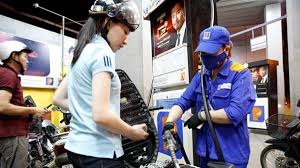 Đầu năm mới, giá xăng đồng loạt giảm